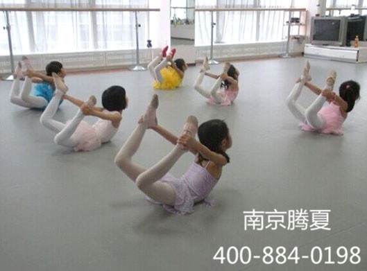 幼儿园舞蹈地板